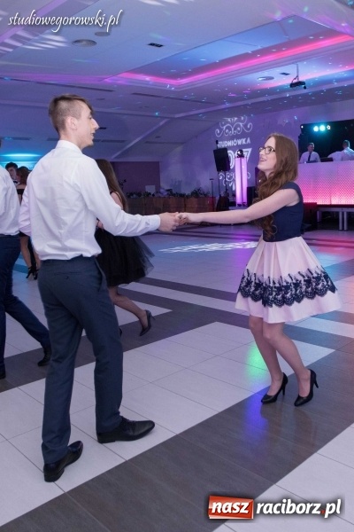 Zdjęcie w galerii na portalu naszraciborz.pl: Przednia zabawa na studniówce ZSOMS  wiadomości z regionu