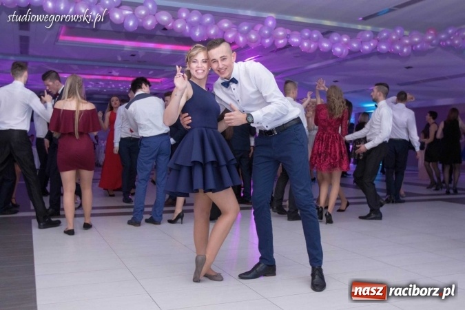 Zdjęcie w galerii na portalu naszraciborz.pl: Przednia zabawa na studniówce ZSOMS  wiadomości z regionu