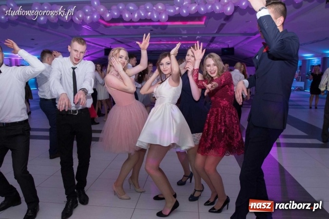 Zdjęcie w galerii na portalu naszraciborz.pl: Przednia zabawa na studniówce ZSOMS  wiadomości z regionu