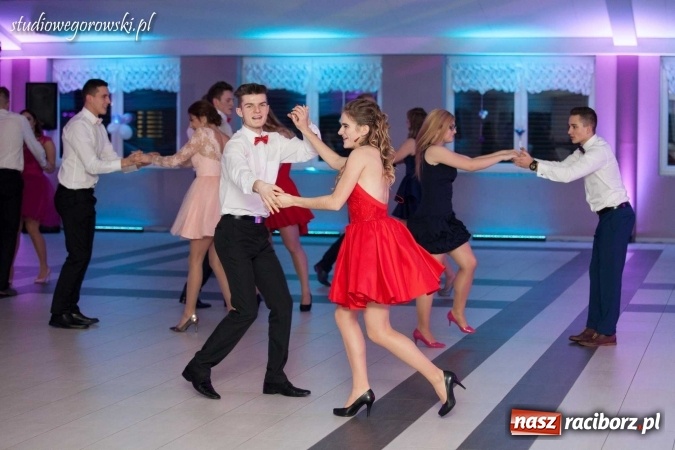 Zdjęcie w galerii na portalu naszraciborz.pl: Przednia zabawa na studniówce ZSOMS  wiadomości z regionu