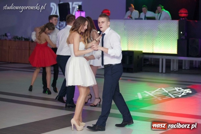 Zdjęcie w galerii na portalu naszraciborz.pl: Przednia zabawa na studniówce ZSOMS  wiadomości z regionu