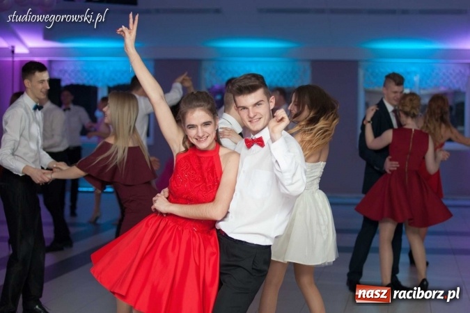 Zdjęcie w galerii na portalu naszraciborz.pl: Przednia zabawa na studniówce ZSOMS  wiadomości z regionu