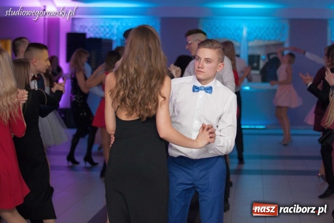 Zdjęcie w galerii na portalu naszraciborz.pl: Przednia zabawa na studniówce ZSOMS  wiadomości z regionu