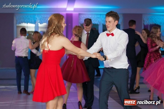 Zdjęcie w galerii na portalu naszraciborz.pl: Przednia zabawa na studniówce ZSOMS  wiadomości z regionu