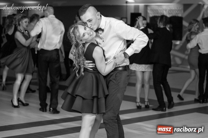 Zdjęcie w galerii na portalu naszraciborz.pl: Przednia zabawa na studniówce ZSOMS  wiadomości z regionu