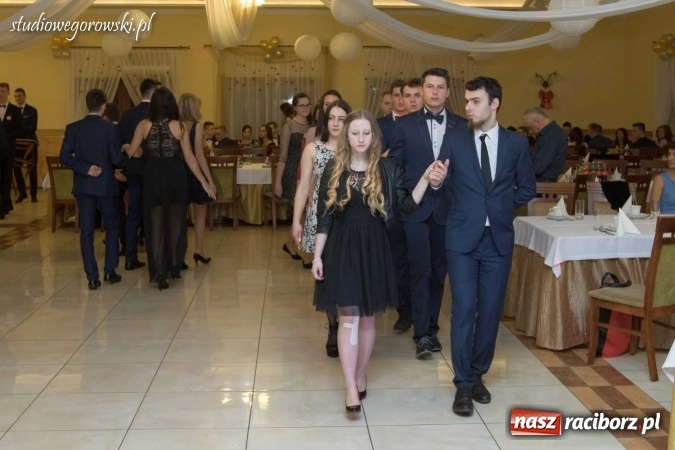 Zdjęcie w galerii na portalu naszraciborz.pl: Bal maturalny raciborskiego Mechanika  wiadomości z regionu