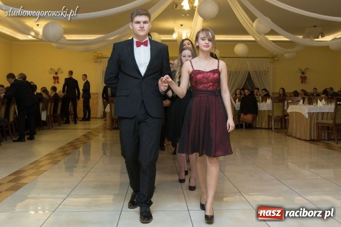 Zdjęcie w galerii na portalu naszraciborz.pl: Bal maturalny raciborskiego Mechanika  wiadomości z regionu