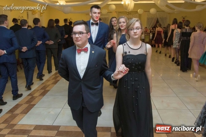 Zdjęcie w galerii na portalu naszraciborz.pl: Bal maturalny raciborskiego Mechanika  wiadomości z regionu