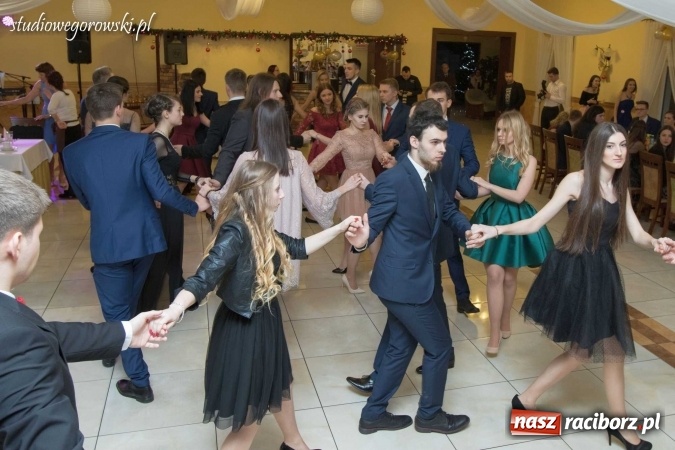 Zdjęcie w galerii na portalu naszraciborz.pl: Bal maturalny raciborskiego Mechanika  wiadomości z regionu