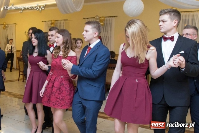 Zdjęcie w galerii na portalu naszraciborz.pl: Bal maturalny raciborskiego Mechanika  wiadomości z regionu