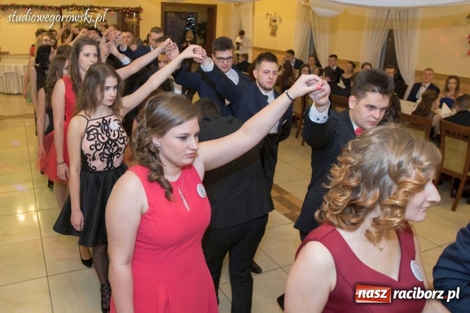 Zdjęcie w galerii na portalu naszraciborz.pl: Bal maturalny raciborskiego Mechanika  wiadomości z regionu
