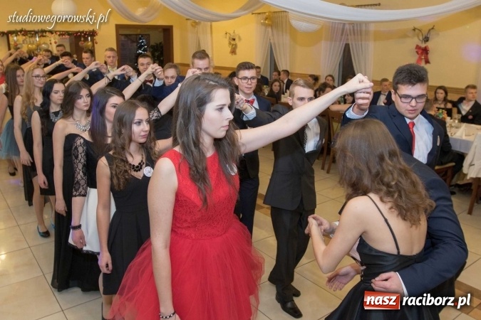 Zdjęcie w galerii na portalu naszraciborz.pl: Bal maturalny raciborskiego Mechanika  wiadomości z regionu