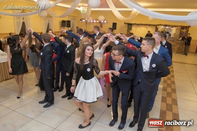 Zdjęcie w galerii na portalu naszraciborz.pl: Bal maturalny raciborskiego Mechanika  wiadomości z regionu