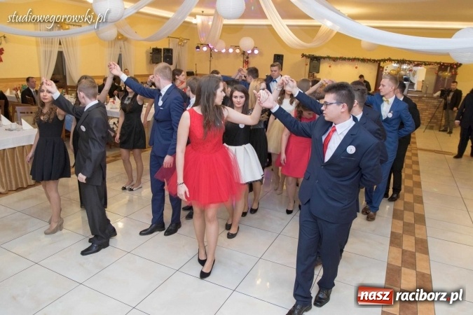 Zdjęcie w galerii na portalu naszraciborz.pl: Bal maturalny raciborskiego Mechanika  wiadomości z regionu