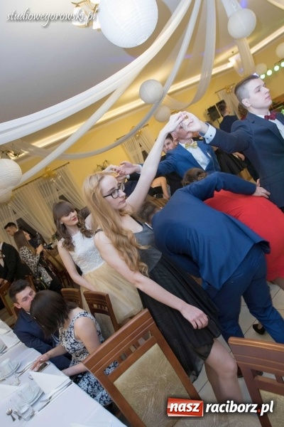 Zdjęcie w galerii na portalu naszraciborz.pl: Bal maturalny raciborskiego Mechanika  wiadomości z regionu