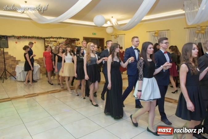 Zdjęcie w galerii na portalu naszraciborz.pl: Bal maturalny raciborskiego Mechanika  wiadomości z regionu