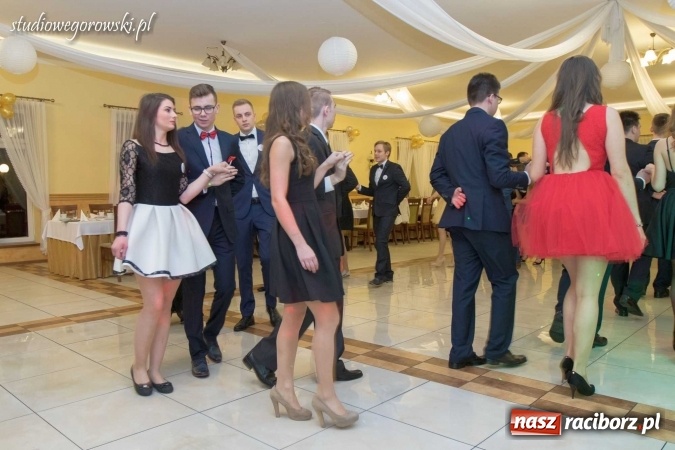 Zdjęcie w galerii na portalu naszraciborz.pl: Bal maturalny raciborskiego Mechanika  wiadomości z regionu