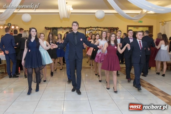 Zdjęcie w galerii na portalu naszraciborz.pl: Bal maturalny raciborskiego Mechanika  wiadomości z regionu