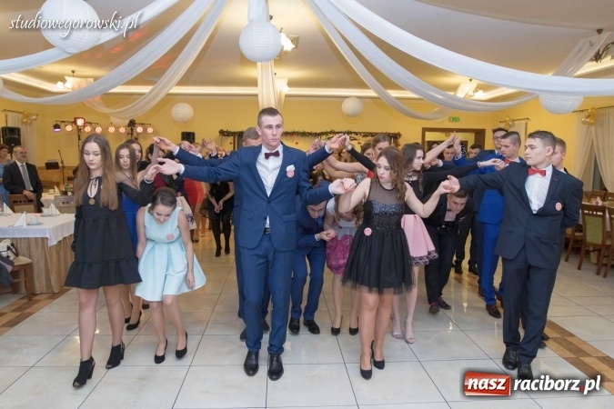Zdjęcie w galerii na portalu naszraciborz.pl: Bal maturalny raciborskiego Mechanika  wiadomości z regionu