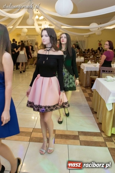 Zdjęcie w galerii na portalu naszraciborz.pl: Bal maturalny raciborskiego Mechanika  wiadomości z regionu