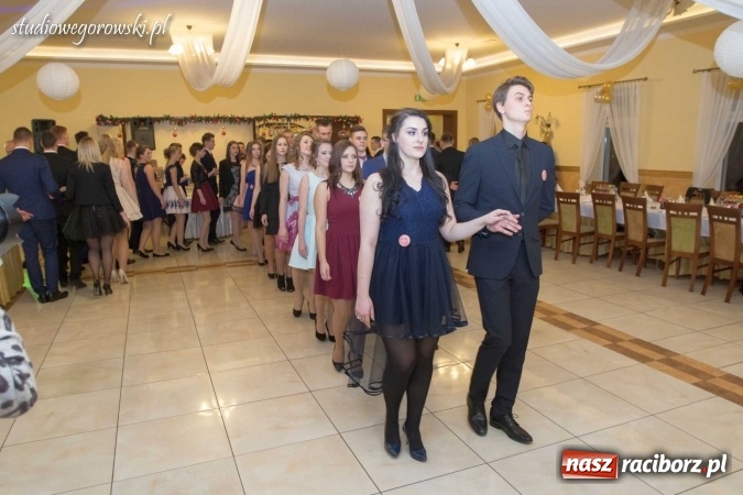 Zdjęcie w galerii na portalu naszraciborz.pl: Bal maturalny raciborskiego Mechanika  wiadomości z regionu