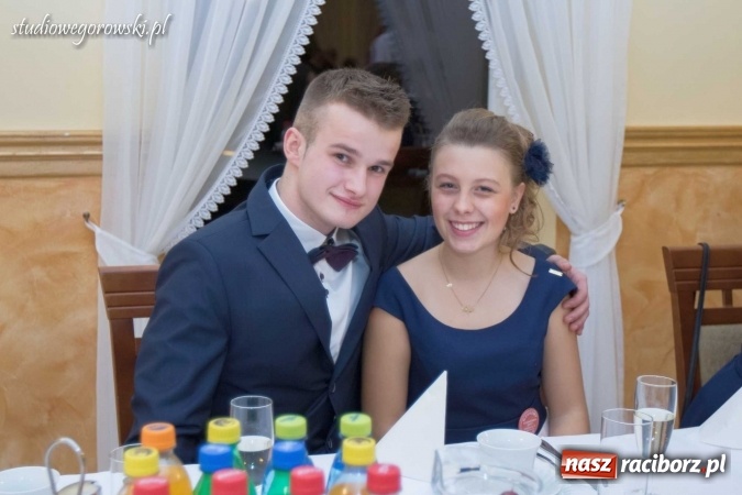 Zdjęcie w galerii na portalu naszraciborz.pl: Bal maturalny raciborskiego Mechanika  wiadomości z regionu