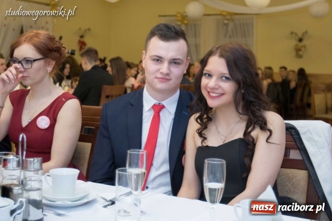 Zdjęcie w galerii na portalu naszraciborz.pl: Bal maturalny raciborskiego Mechanika  wiadomości z regionu