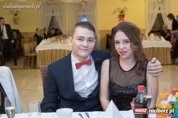 Zdjęcie w galerii na portalu naszraciborz.pl: Bal maturalny raciborskiego Mechanika  wiadomości z regionu