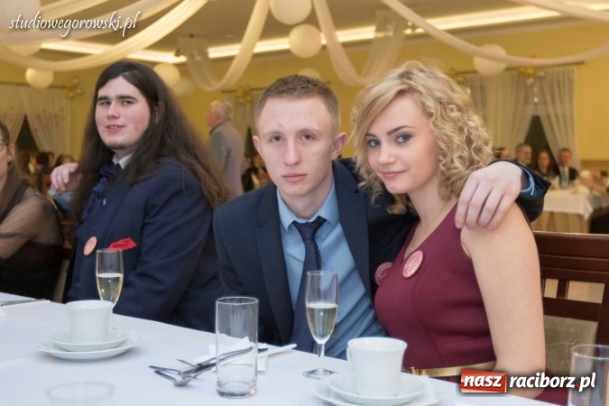 Zdjęcie w galerii na portalu naszraciborz.pl: Bal maturalny raciborskiego Mechanika  wiadomości z regionu
