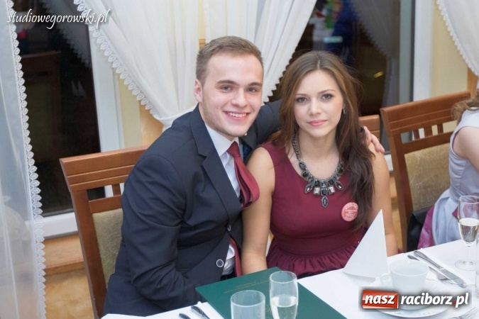 Zdjęcie w galerii na portalu naszraciborz.pl: Bal maturalny raciborskiego Mechanika  wiadomości z regionu