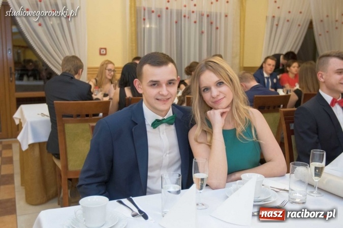 Zdjęcie w galerii na portalu naszraciborz.pl: Bal maturalny raciborskiego Mechanika  wiadomości z regionu