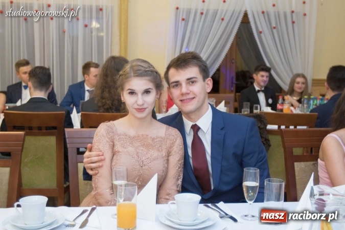 Zdjęcie w galerii na portalu naszraciborz.pl: Bal maturalny raciborskiego Mechanika  wiadomości z regionu