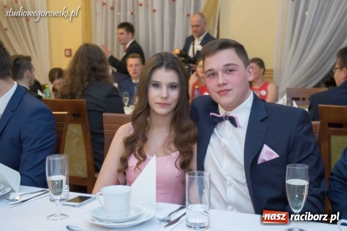 Zdjęcie w galerii na portalu naszraciborz.pl: Bal maturalny raciborskiego Mechanika  wiadomości z regionu