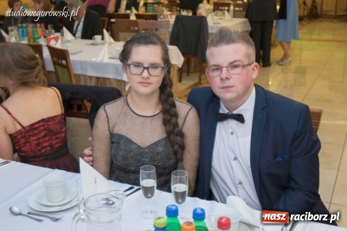 Zdjęcie w galerii na portalu naszraciborz.pl: Bal maturalny raciborskiego Mechanika  wiadomości z regionu