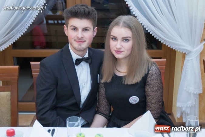 Zdjęcie w galerii na portalu naszraciborz.pl: Bal maturalny raciborskiego Mechanika  wiadomości z regionu