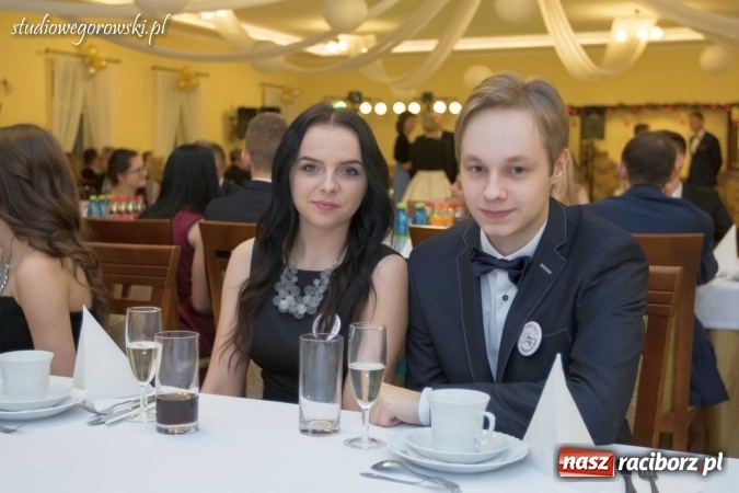 Zdjęcie w galerii na portalu naszraciborz.pl: Bal maturalny raciborskiego Mechanika  wiadomości z regionu