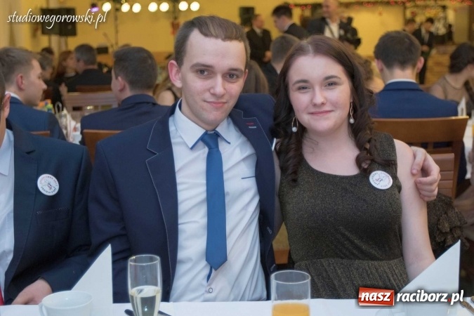Zdjęcie w galerii na portalu naszraciborz.pl: Bal maturalny raciborskiego Mechanika  wiadomości z regionu