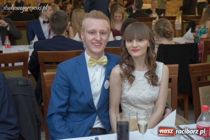 Zdjęcie w galerii na portalu naszraciborz.pl: Bal maturalny raciborskiego Mechanika  wiadomości z regionu