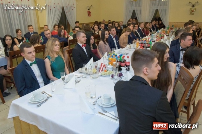 Zdjęcie w galerii na portalu naszraciborz.pl: Bal maturalny raciborskiego Mechanika  wiadomości z regionu