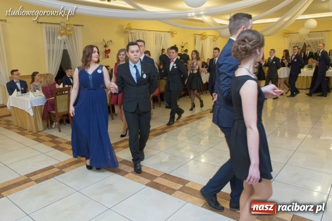 Zdjęcie w galerii na portalu naszraciborz.pl: Bal maturalny raciborskiego Mechanika  wiadomości z regionu