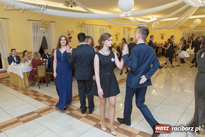 Zdjęcie w galerii na portalu naszraciborz.pl: Bal maturalny raciborskiego Mechanika  wiadomości z regionu
