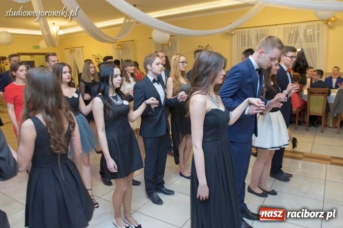 Zdjęcie w galerii na portalu naszraciborz.pl: Bal maturalny raciborskiego Mechanika  wiadomości z regionu
