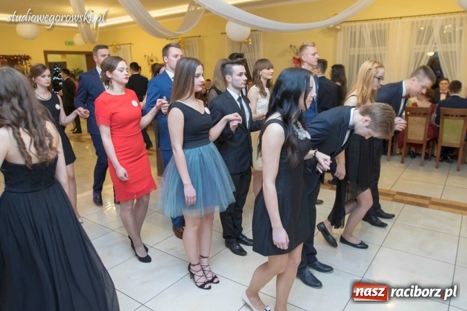 Zdjęcie w galerii na portalu naszraciborz.pl: Bal maturalny raciborskiego Mechanika  wiadomości z regionu