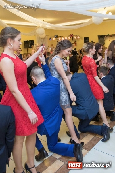 Zdjęcie w galerii na portalu naszraciborz.pl: Bal maturalny raciborskiego Mechanika  wiadomości z regionu