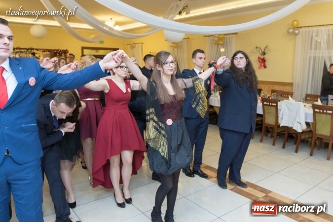 Zdjęcie w galerii na portalu naszraciborz.pl: Bal maturalny raciborskiego Mechanika  wiadomości z regionu