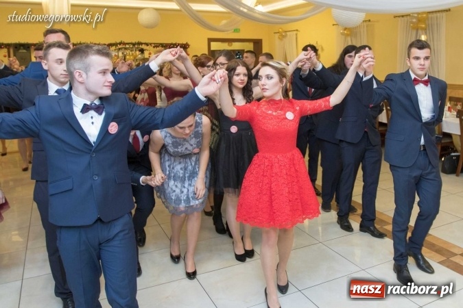 Zdjęcie w galerii na portalu naszraciborz.pl: Bal maturalny raciborskiego Mechanika  wiadomości z regionu