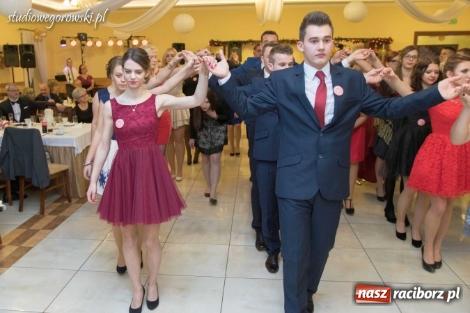 Zdjęcie w galerii na portalu naszraciborz.pl: Bal maturalny raciborskiego Mechanika  wiadomości z regionu