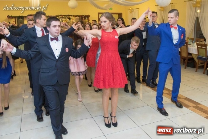 Zdjęcie w galerii na portalu naszraciborz.pl: Bal maturalny raciborskiego Mechanika  wiadomości z regionu