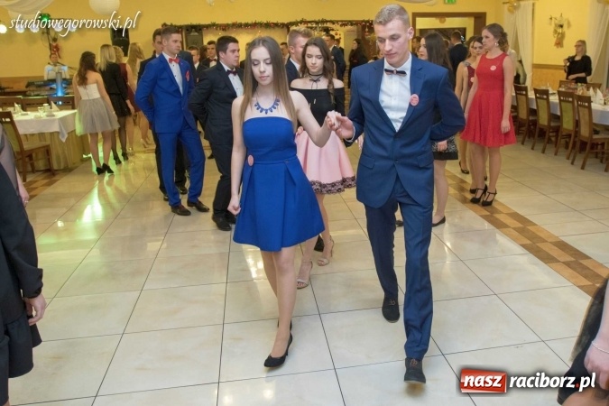 Zdjęcie w galerii na portalu naszraciborz.pl: Bal maturalny raciborskiego Mechanika  wiadomości z regionu