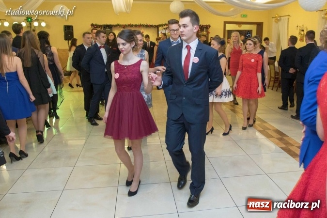 Zdjęcie w galerii na portalu naszraciborz.pl: Bal maturalny raciborskiego Mechanika  wiadomości z regionu